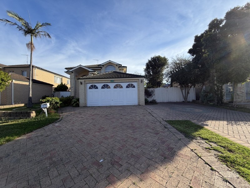 17 Burrinjuck Drive, Woodcroft NSW 2767