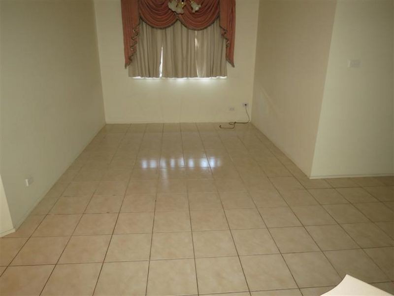 8a Edgeware Road, Prospect NSW 2148