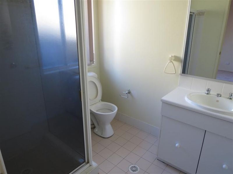 8a Edgeware Road, Prospect NSW 2148