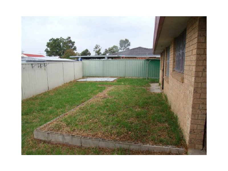 8 Reef Street, Quakers Hill NSW 2763
