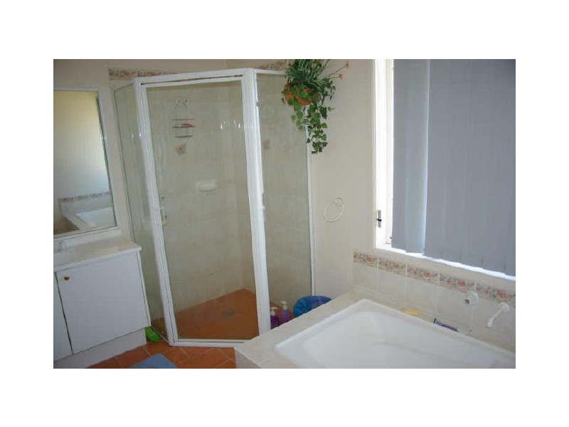 16 De Castella Drive, Blacktown NSW 2148