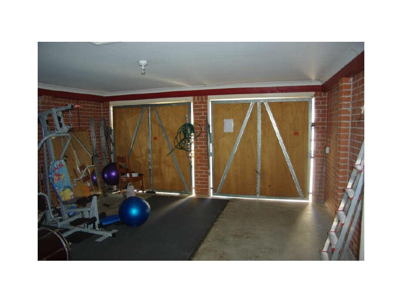 16 De Castella Drive, Blacktown NSW 2148