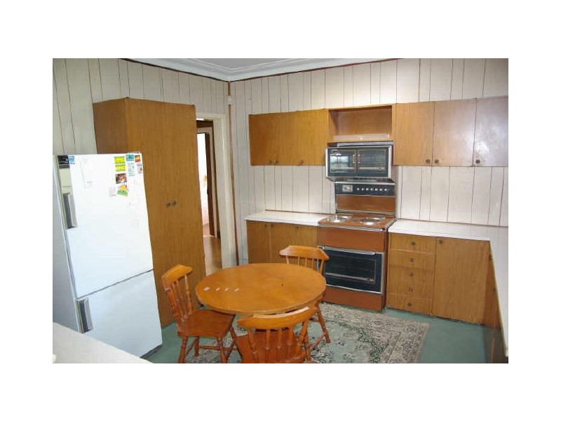 28 Derwent Parade, Blacktown NSW 2148