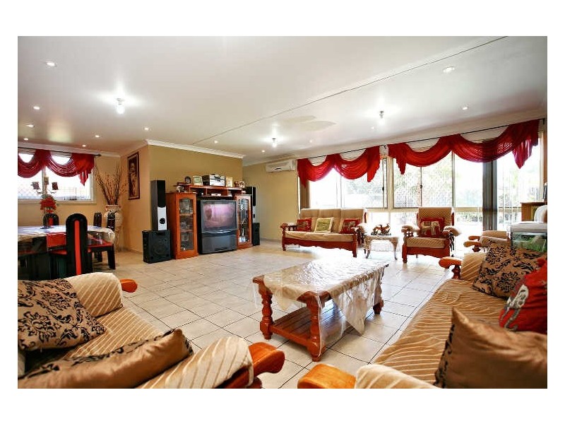 5 Werrona Street, Dharruk NSW 2770