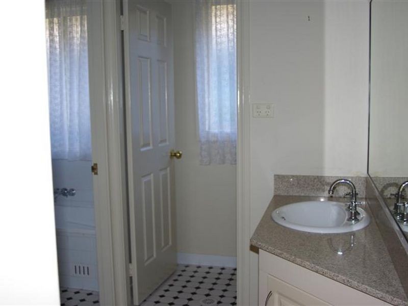 22 Flemming Grove, Huntington Heights NSW 2767