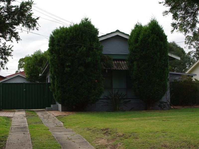 18 Burdett Crescent, Blacktown NSW 2148
