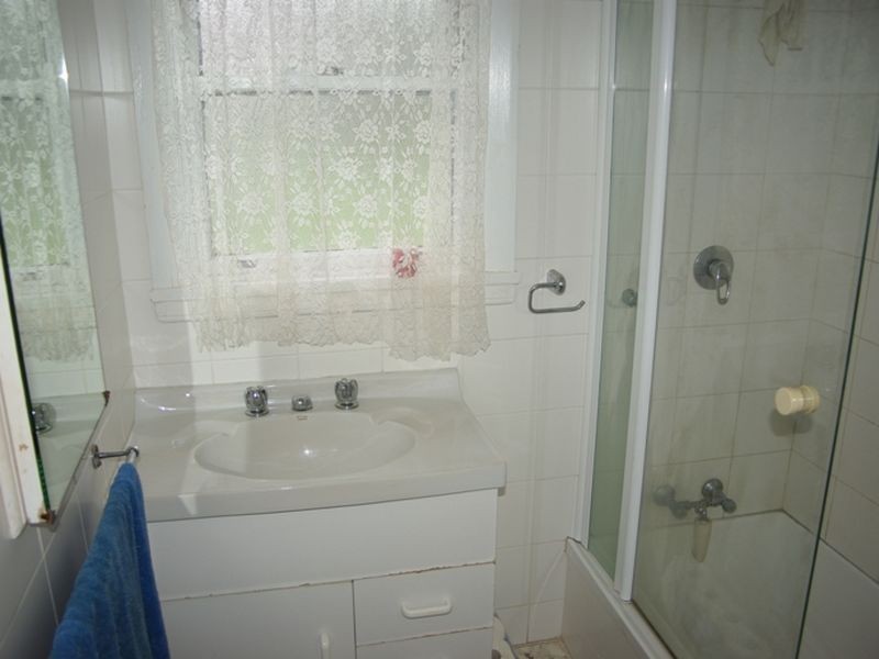 18 Burdett Crescent, Blacktown NSW 2148