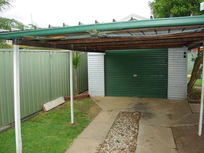 18 Burdett Crescent, Blacktown NSW 2148