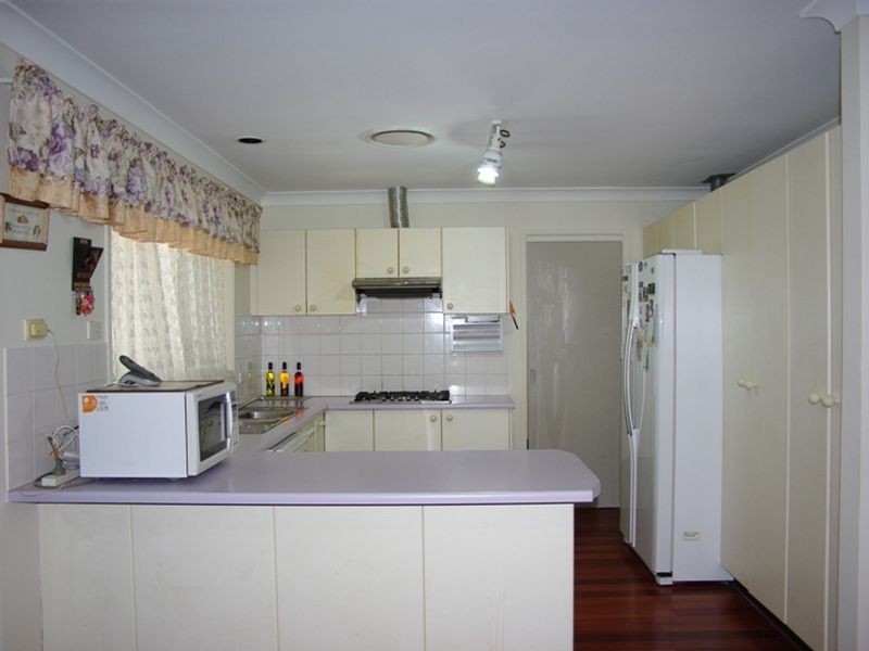 8 Verge Place, Doonside NSW 2767