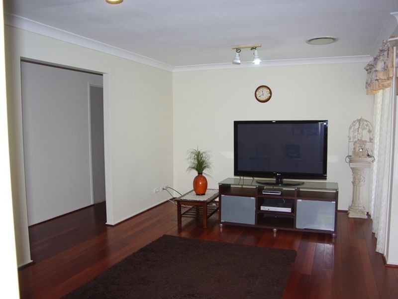 8 Verge Place, Doonside NSW 2767