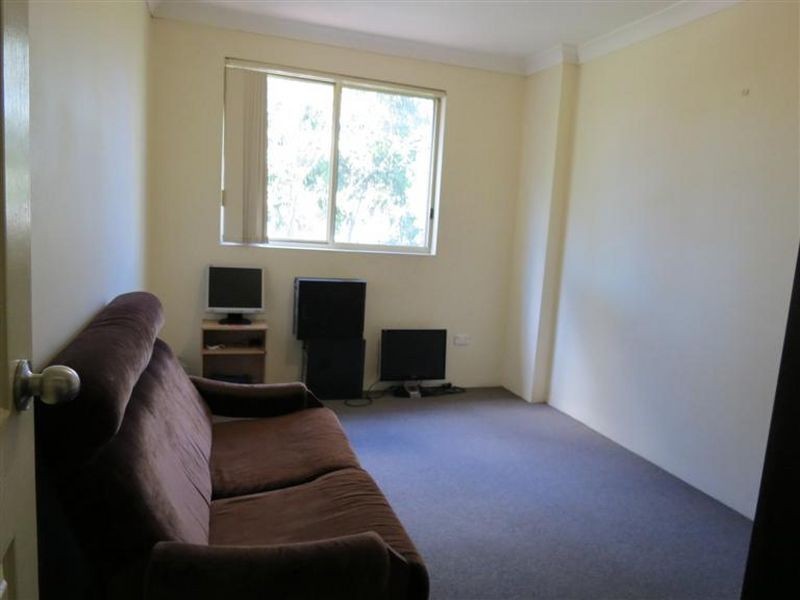 26/8-10 Fourth Avenue, Blacktown NSW 2148