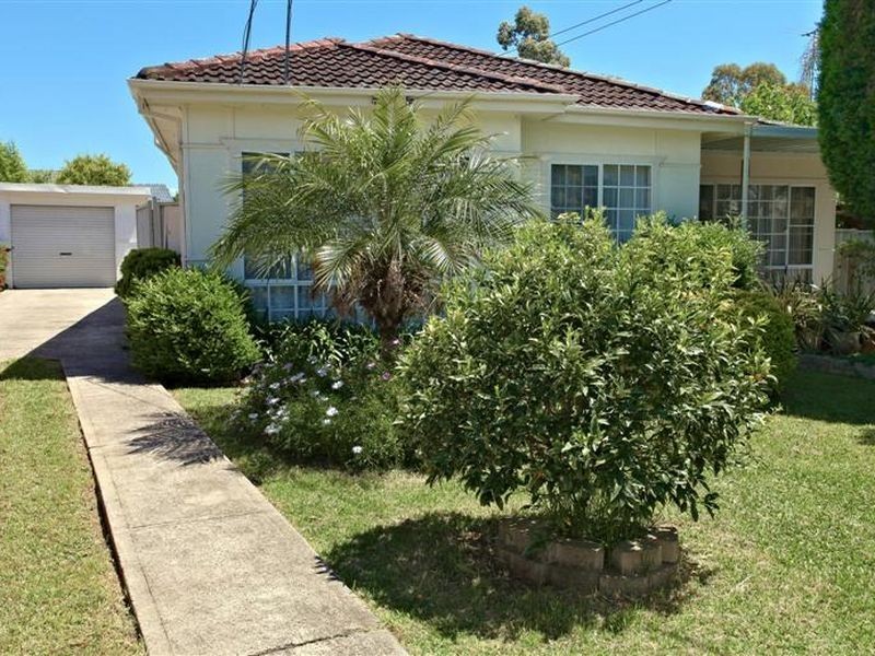 8 Waugh Crescent, Blacktown NSW 2148