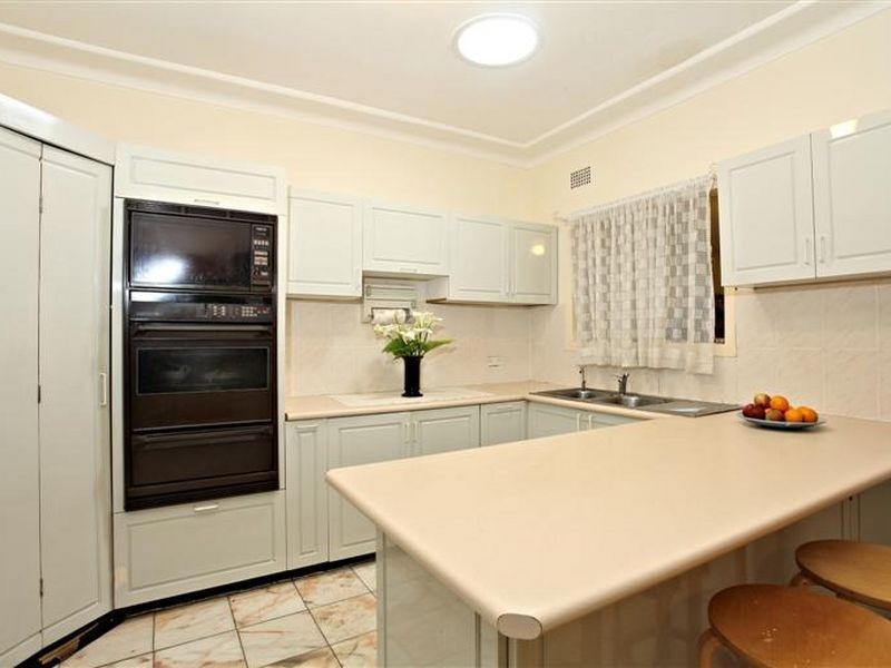 8 Waugh Crescent, Blacktown NSW 2148