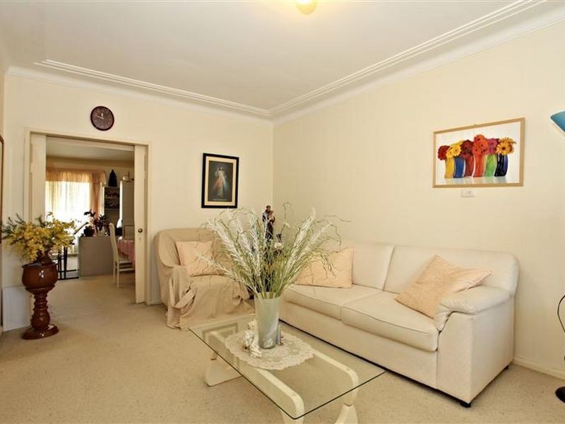 8 Waugh Crescent, Blacktown NSW 2148