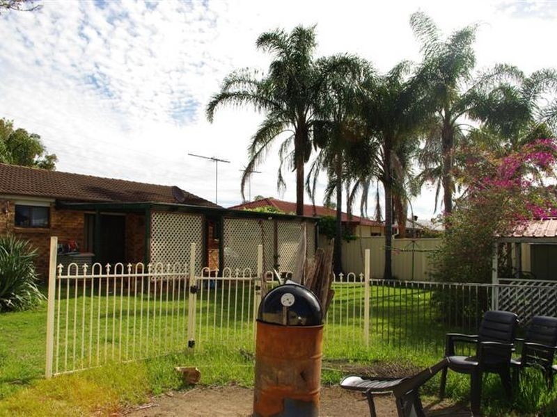 2 Brierley Crescent, Plumpton NSW 2761