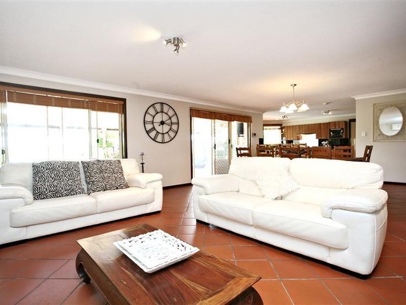 28 Clinton Street, Quakers Hill NSW 2763