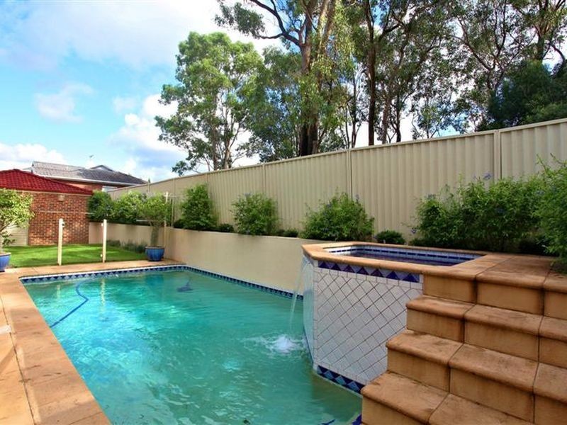 8 Sunville Court, Blacktown NSW 2148