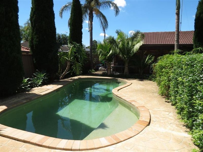 14 Bowes Place, Huntington Heights NSW 2767