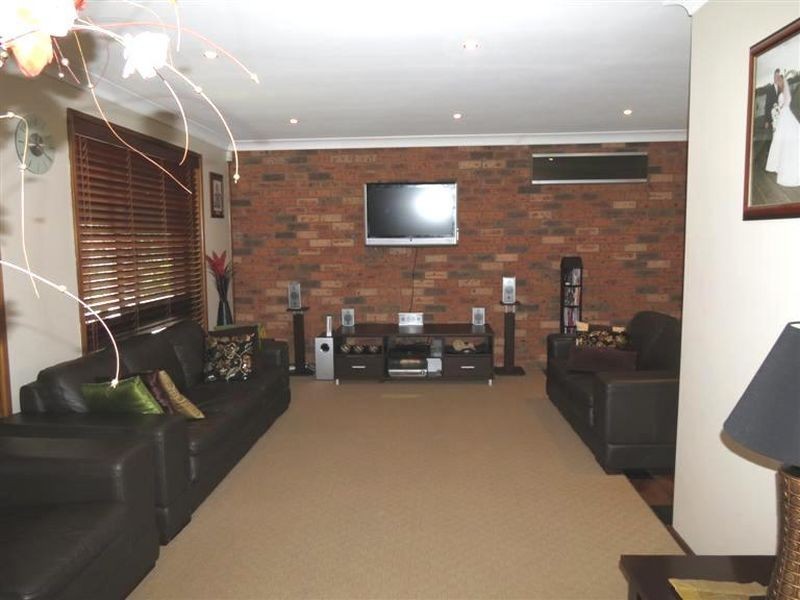 14 Bowes Place, Huntington Heights NSW 2767