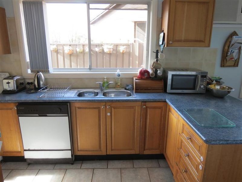 8 Orde Place, Prospect NSW 2148