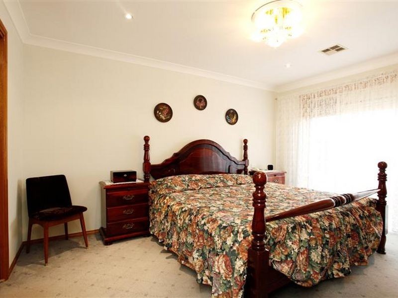 14 Hinkler Place, Huntington Heights NSW 2767