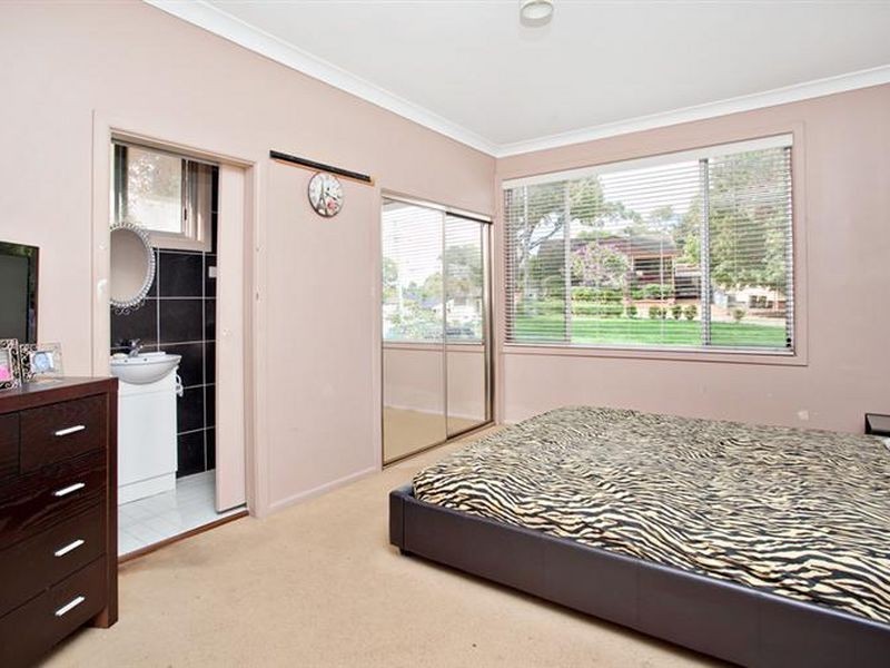 12 Eyre Street, Lalor Park NSW 2147