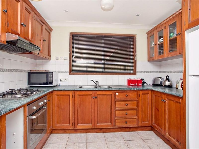 8 Quakers Hill Parkway, Quakers Hill NSW 2763