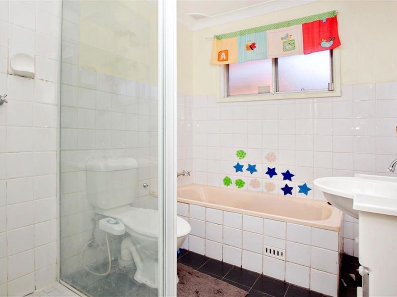 8 Quakers Hill Parkway, Quakers Hill NSW 2763