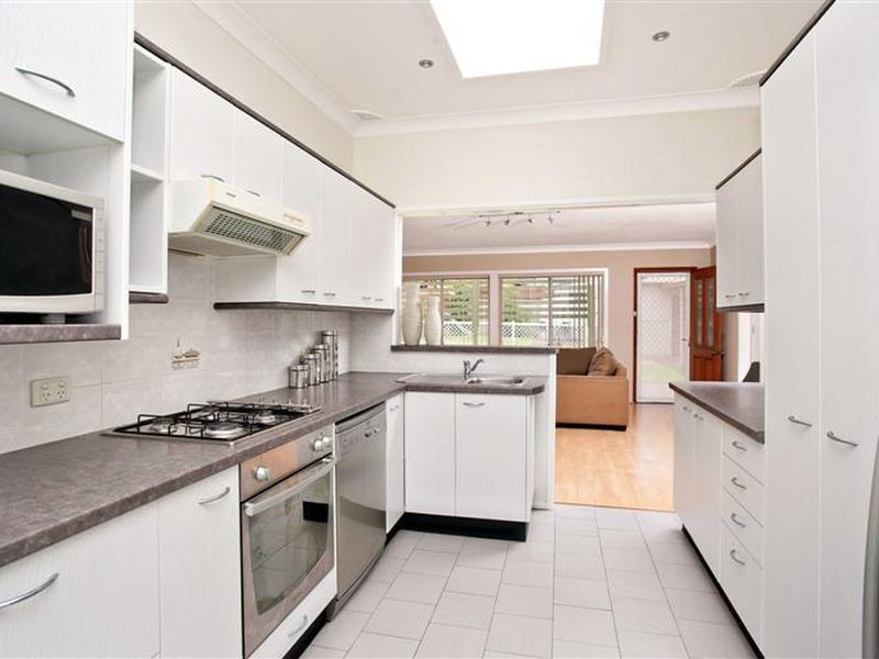 27 Matthew Crescent, Blacktown NSW 2148