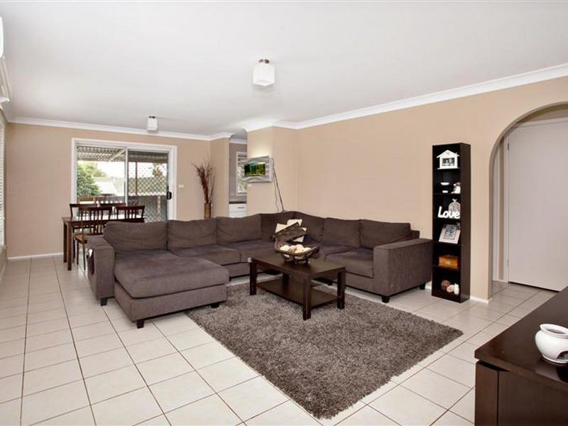 18 Buckwell Drive, Hassall Grove NSW 2761