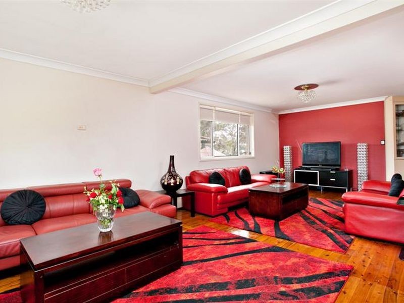 8 Barnfield Place, Dean Park NSW 2761