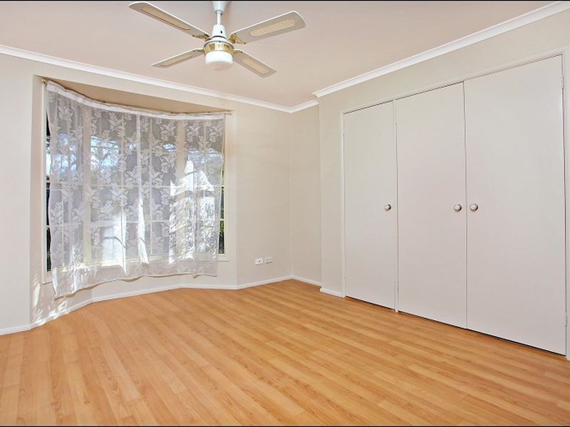 15 Oaktree Grove, Prospect NSW 2148