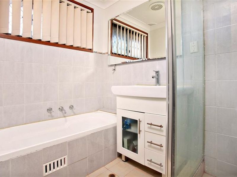 9 Upwey Street, Prospect NSW 2148