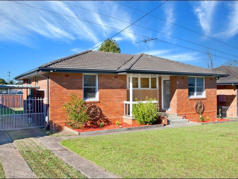 55 Noumea Street, Lethbridge Park NSW 2770