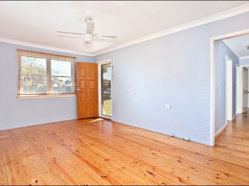 55 Noumea Street, Lethbridge Park NSW 2770