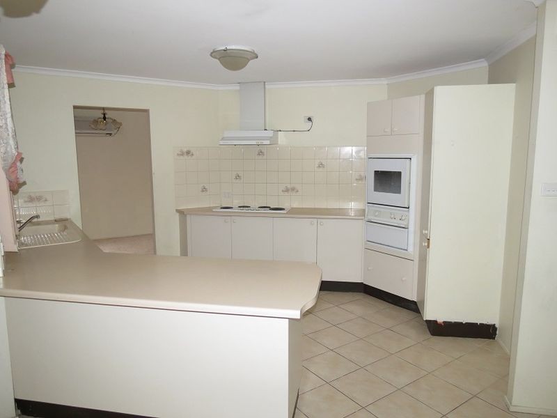 8a Edgeware Road, Prospect NSW 2148