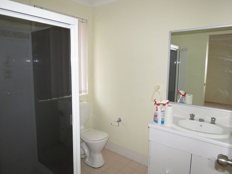 8a Edgeware Road, Prospect NSW 2148