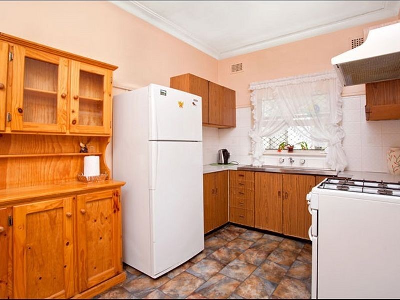 10 Burrell Parade, Blacktown NSW 2148