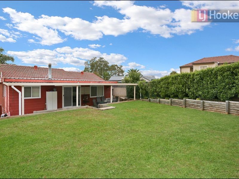 8 Maureen Place, Blacktown NSW 2148