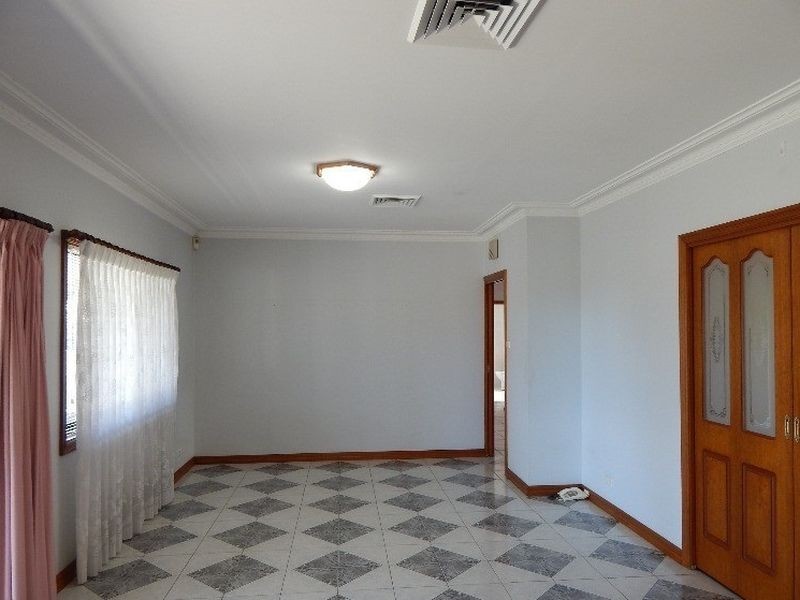 6 Old Church Lane, Prospect NSW 2148