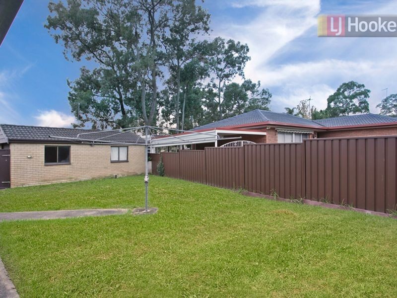 11 Dubbo Street, Quakers Hill NSW 2763