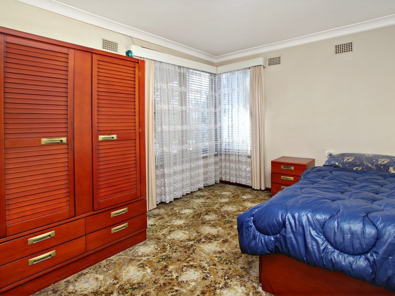 43 Garonne Street, Seven Hills NSW 2147