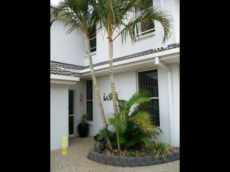 2/195 Endeavour Drive, Banksia Beach QLD 4507