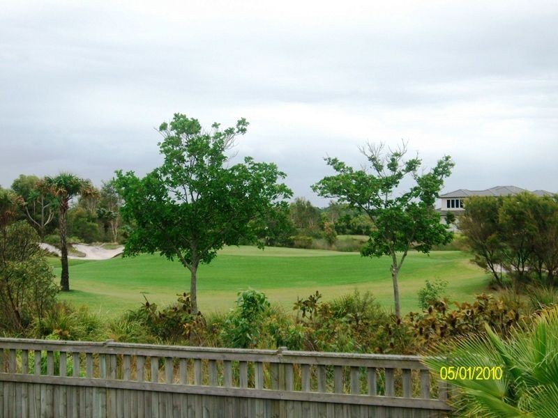 2/195 Endeavour Drive, Banksia Beach QLD 4507