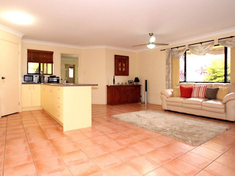 9 Sunbrite Court, Sandstone Point QLD 4511