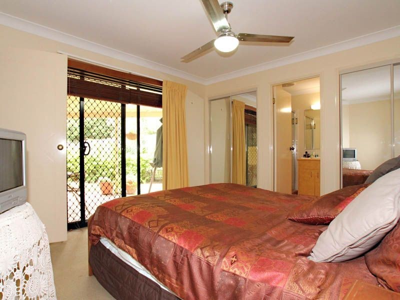 9 Sunbrite Court, Sandstone Point QLD 4511