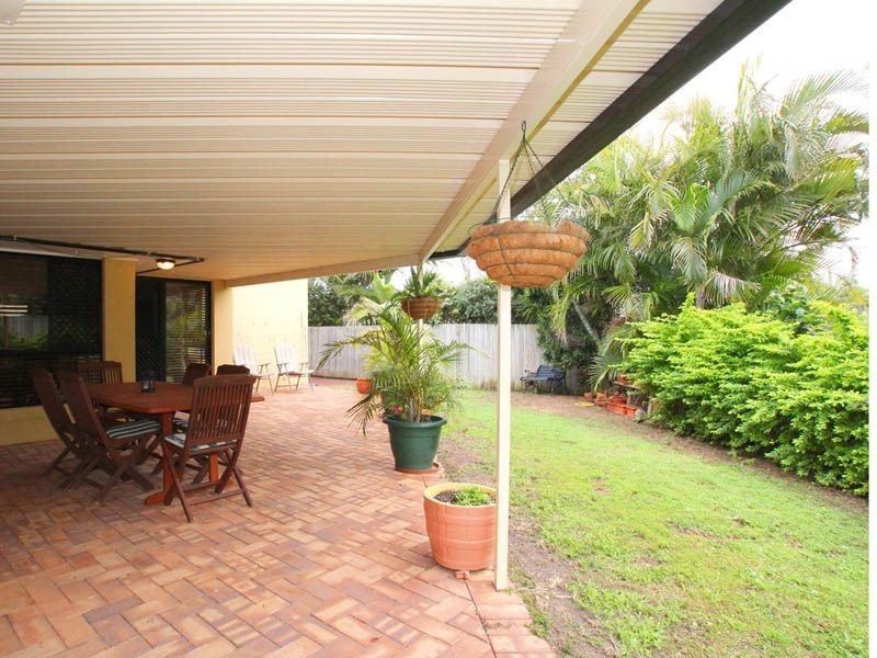 9 Sunbrite Court, Sandstone Point QLD 4511