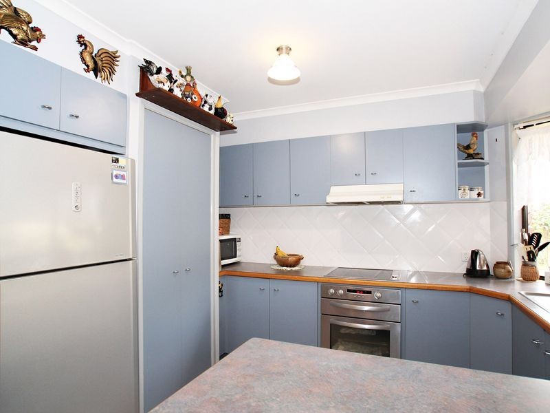 9 Squire Place, Sandstone Point QLD 4511