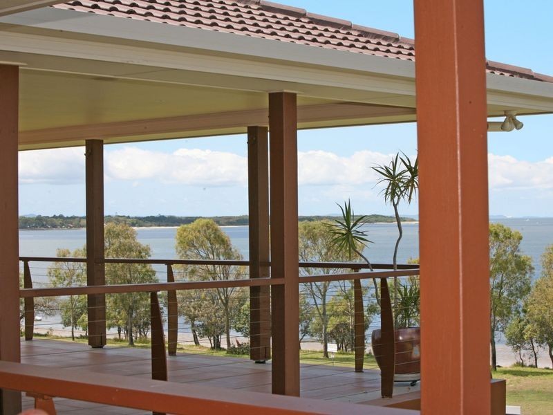 15 Clark Terrace, Sandstone Point QLD 4511