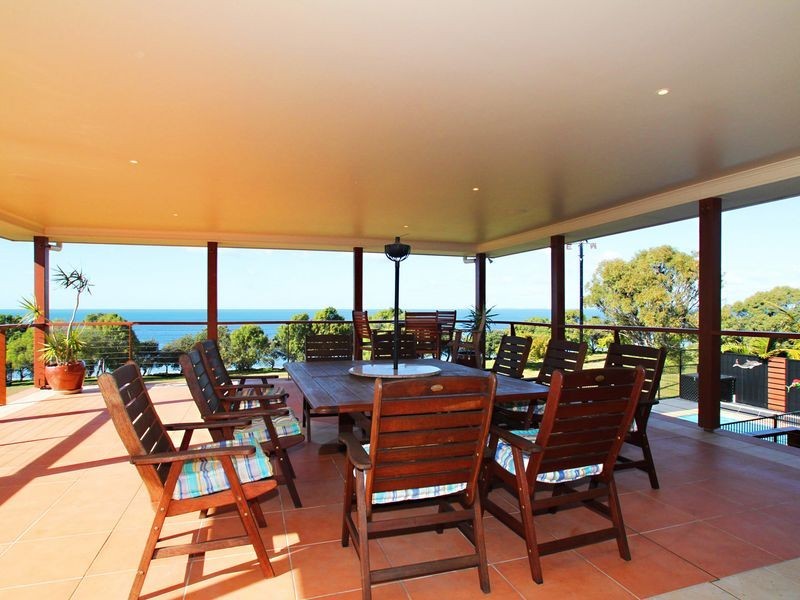 15 Clark Terrace, Sandstone Point QLD 4511